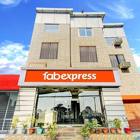 Готель Fabexpress Grand Almada Bijnaur Екстер'єр фото